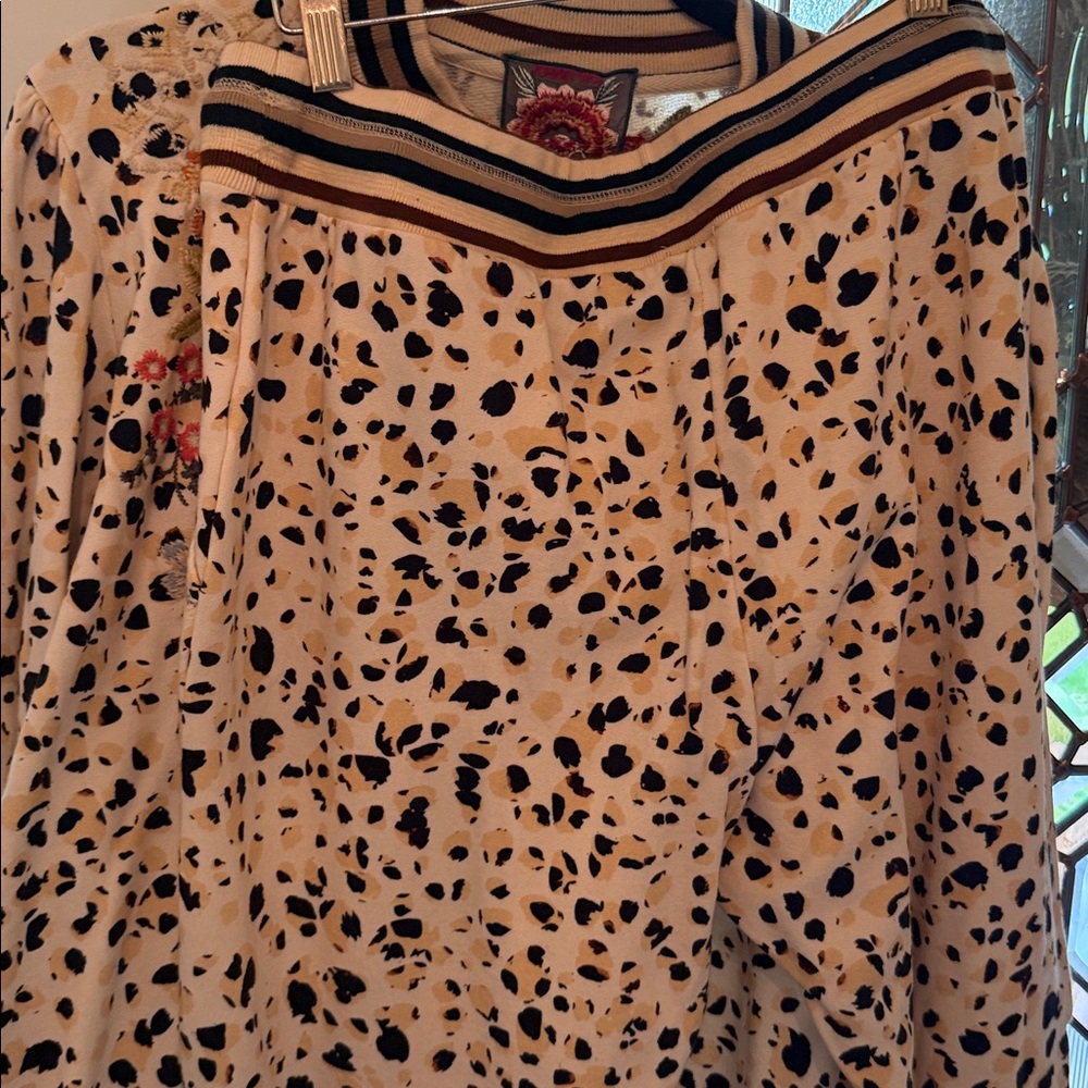 JOHNNY WAS SET Embroidered Animal Print Bomber Jacket/Joggers Large $425 - Picture 7 of 15